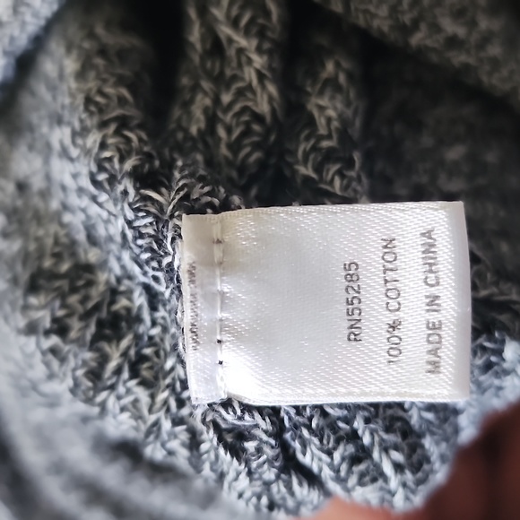 Express short sleeved V neck pullover - Picture 5 of 6